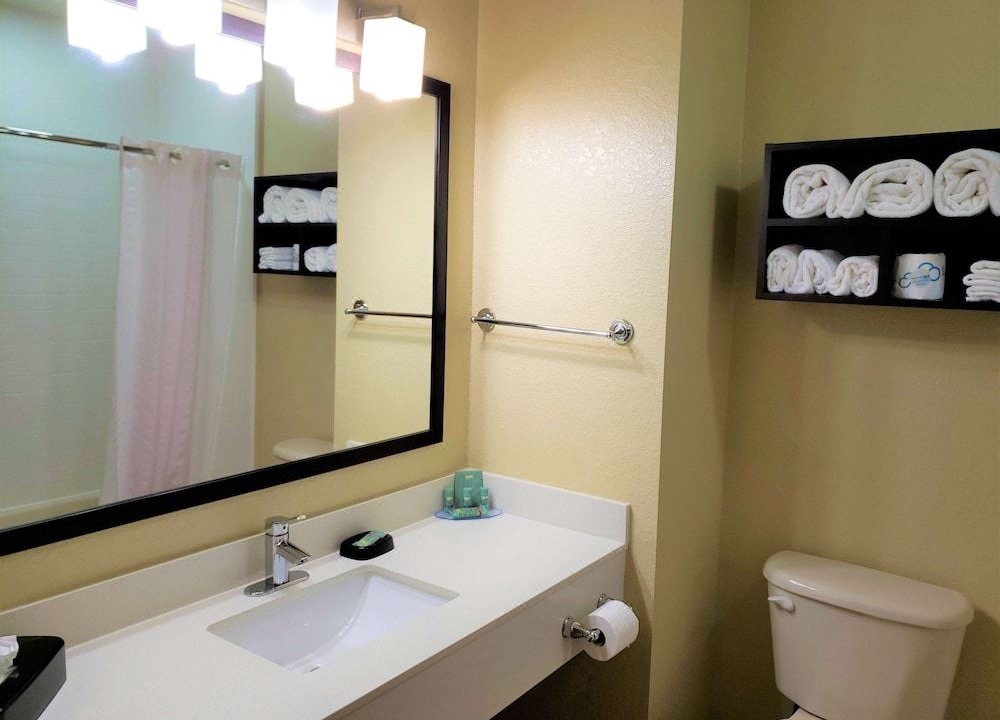Photo of Bathroom in Edgewater