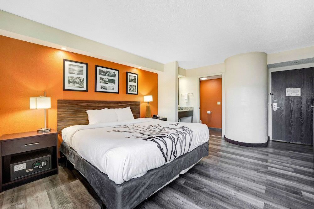 Photo of Bedroom in Leesburg