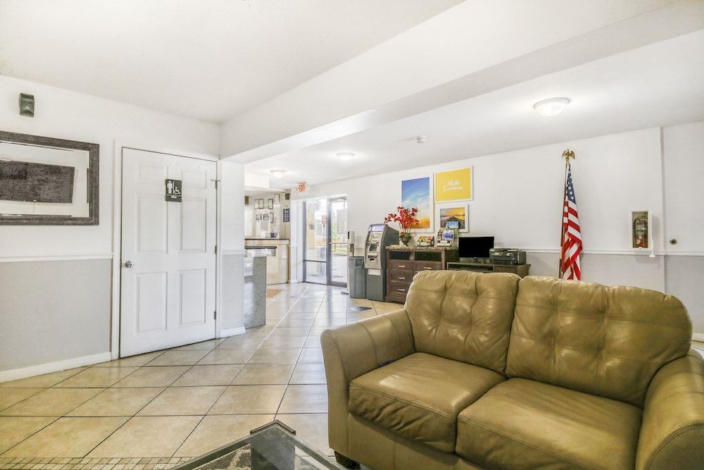 Photo of Livingroom in Daytona Beach