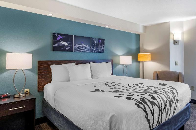 Photo of Bedroom in Feather Sound