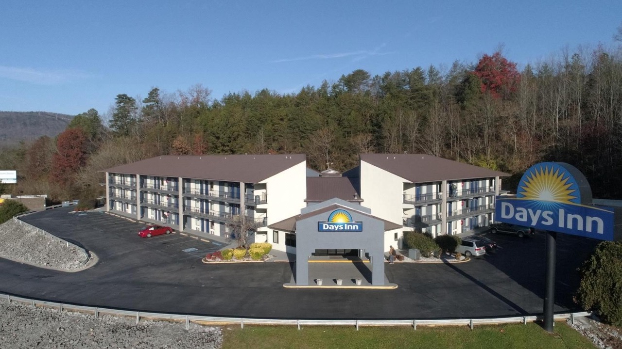 Photo of Buildings in Lookout Valley Neighborhood Association
