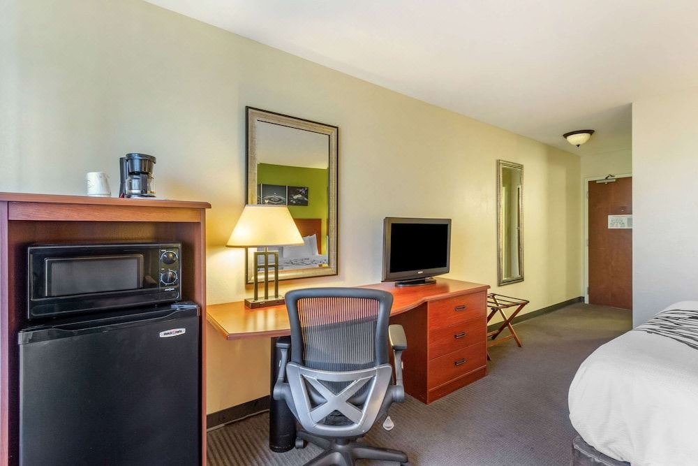 Photo of Livingroom in Jacksonville
