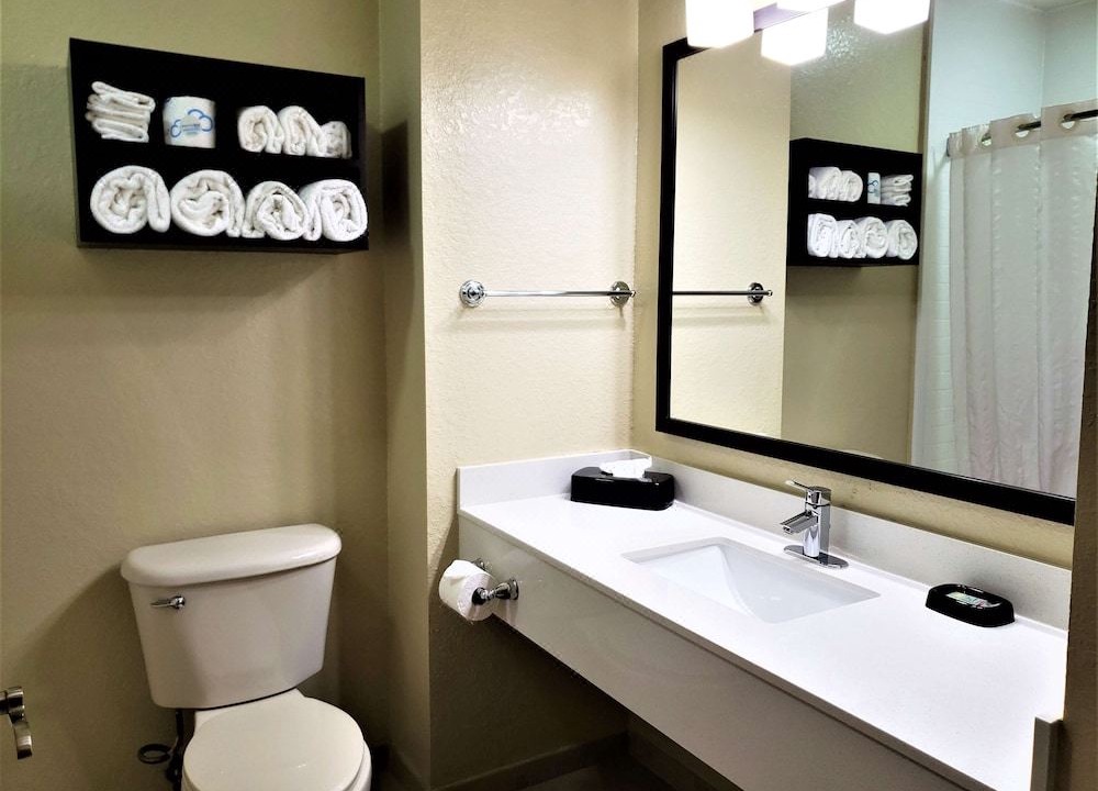 Photo of Bathroom in Edgewater