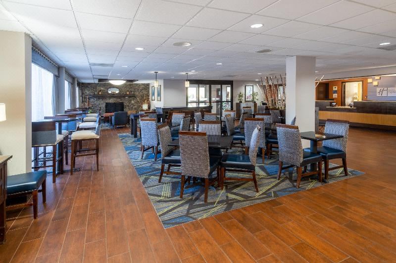 Photo of Livingroom in Forsyth