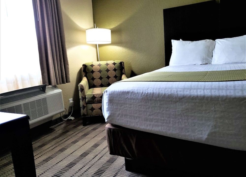 Photo of Bedroom in Edgewater