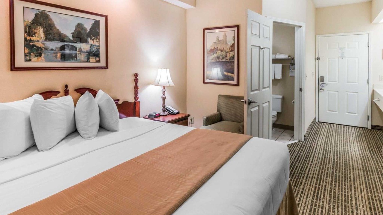 Photo of Bedroom in Pooler