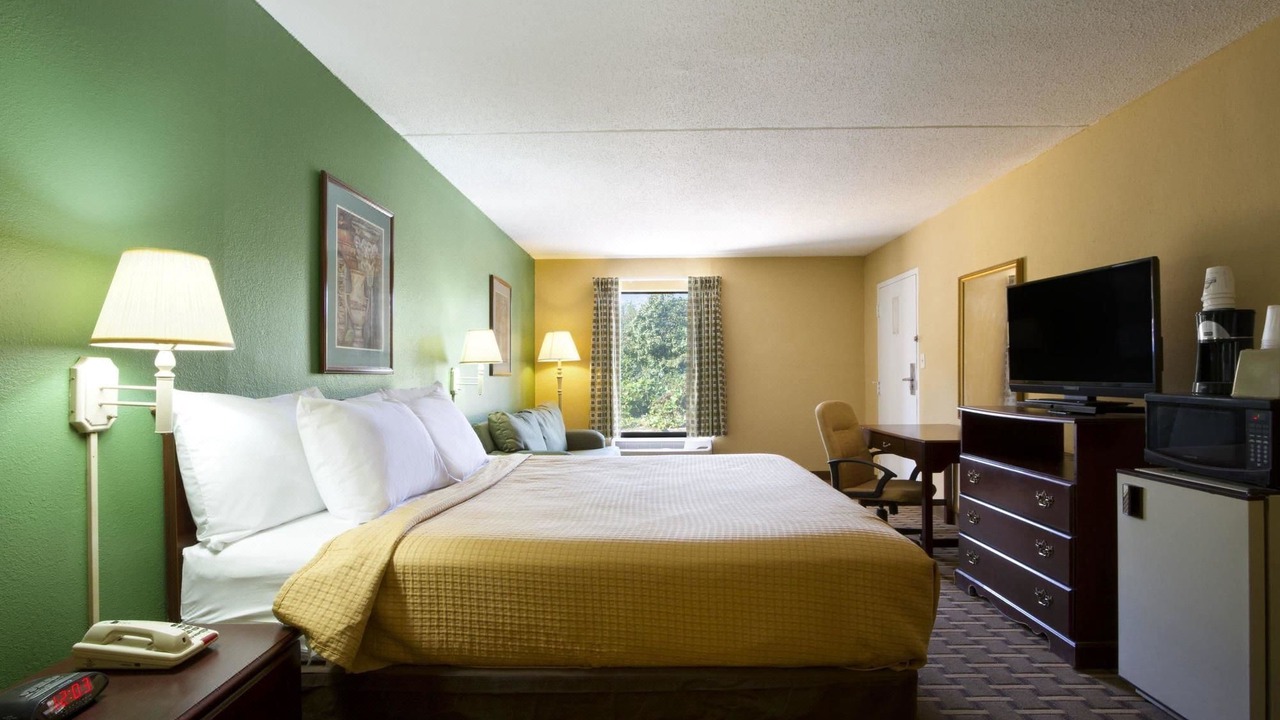 Photo of Bedroom in Duncan