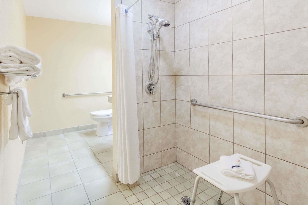 Photo of Bathroom in Ashley Oaks