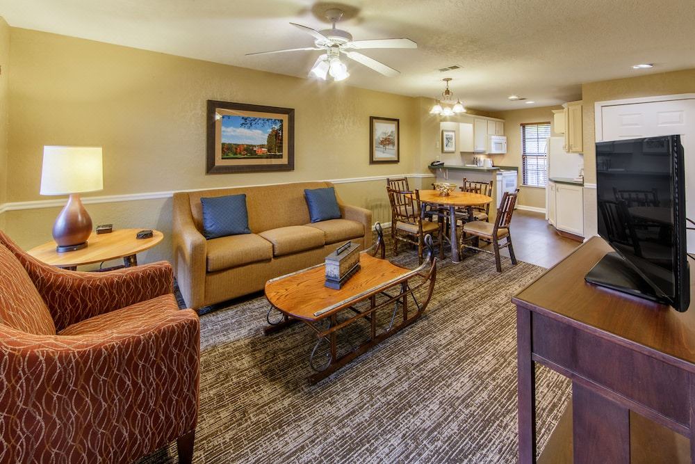 Photo of Livingroom in Clarkesville