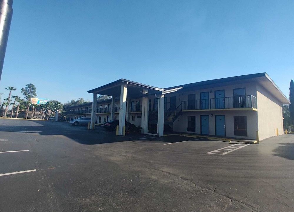 Photo of Buildings in Alachua