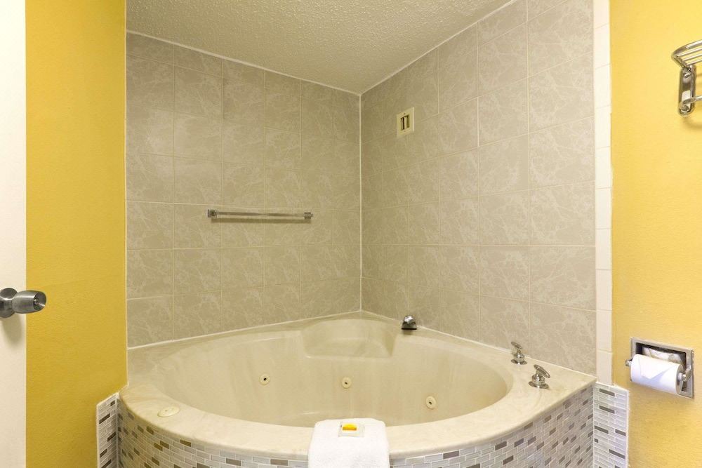 Photo of Bathroom in Duncan