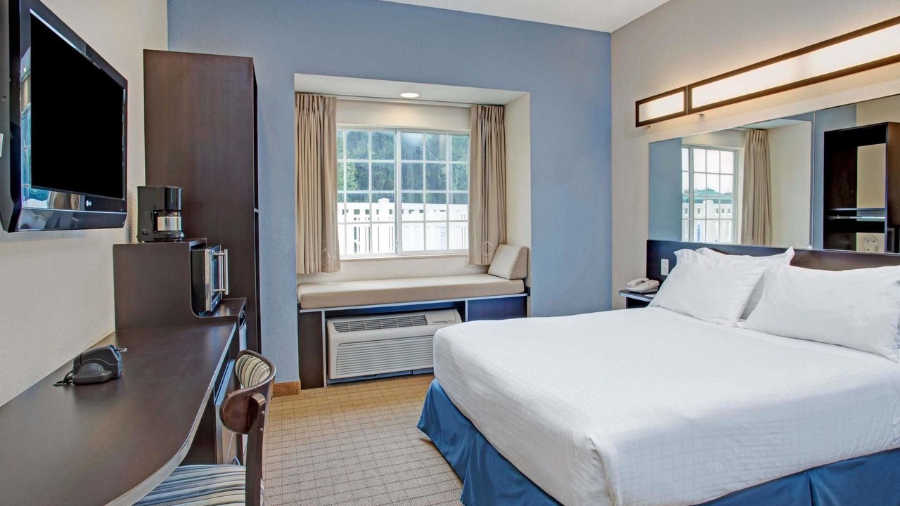 Photo of Bedroom in Brooksville