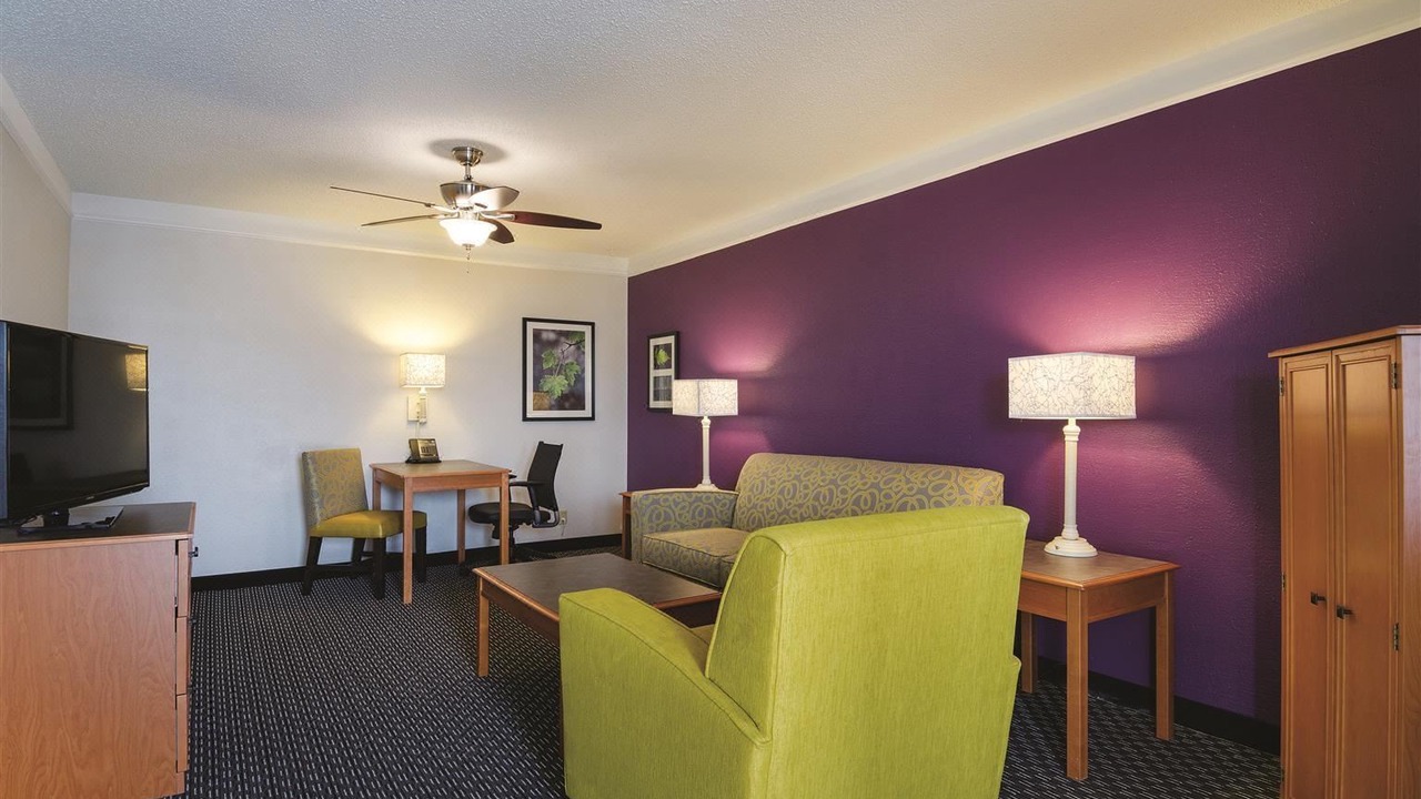 Photo of Livingroom in Greenville - Spartanburg