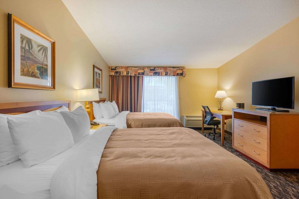 Photo of Bedroom in National Gardens