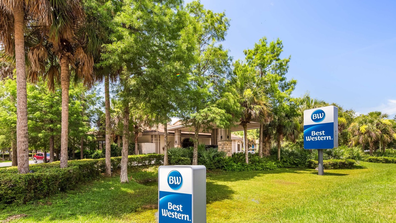 Photo of Buildings in Crystal River