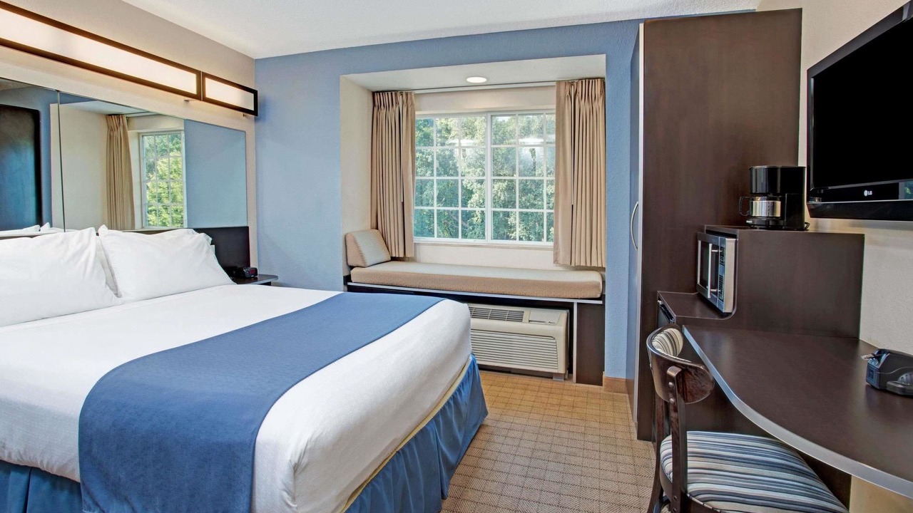 Photo of Bedroom in Brooksville