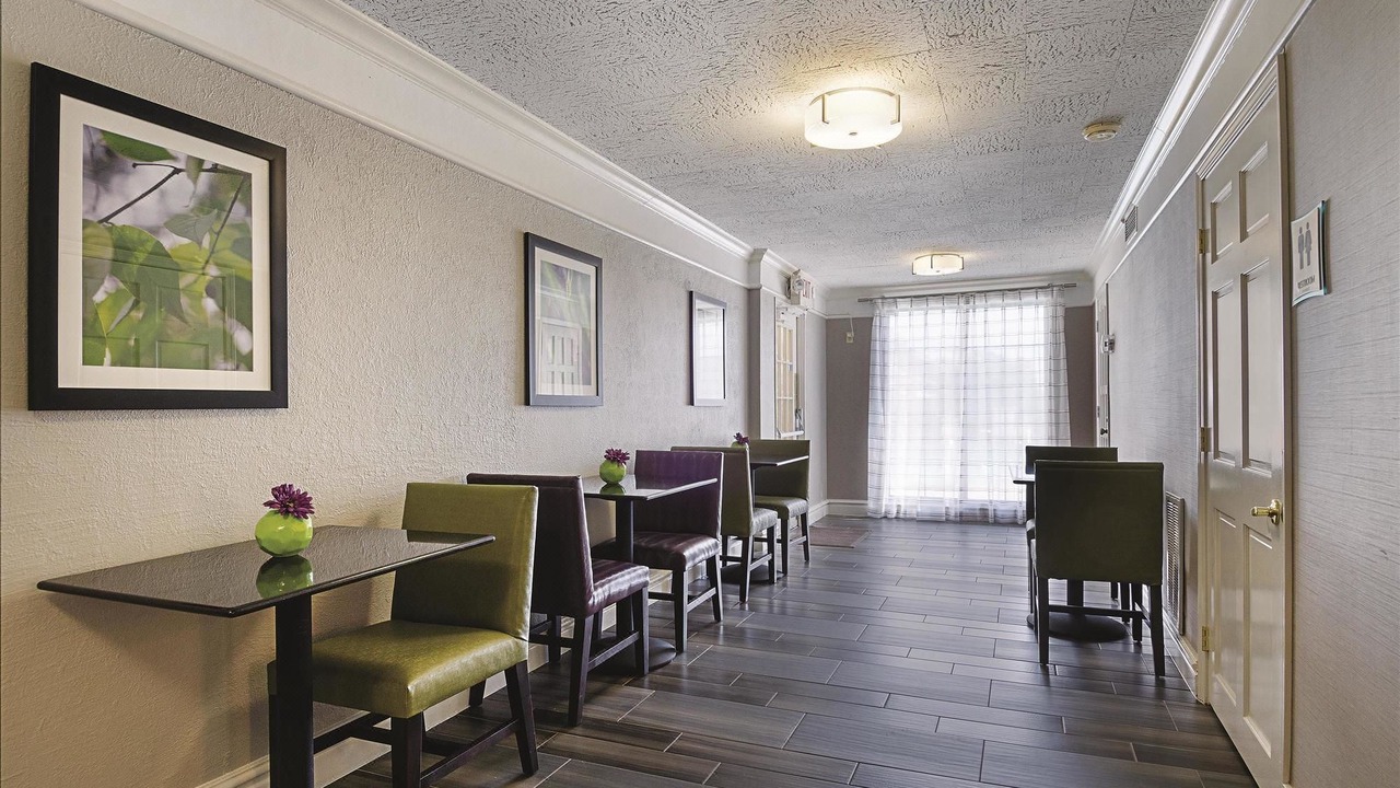 Photo of Livingroom in Greenville - Spartanburg