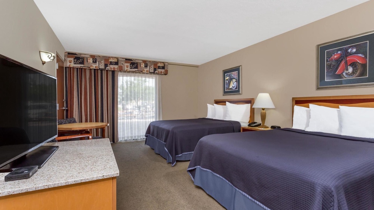Photo of Bedroom in National Gardens