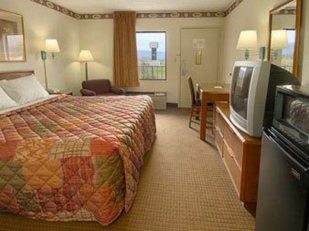 Photo of Bedroom in Lookout Valley Neighborhood Association