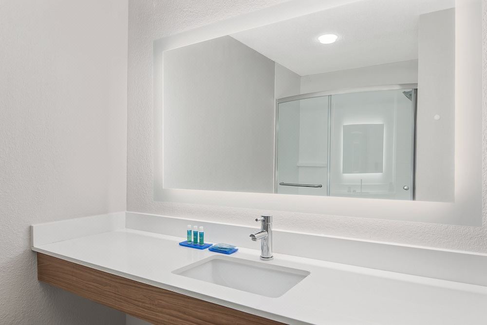 Photo of Bathroom in Byron