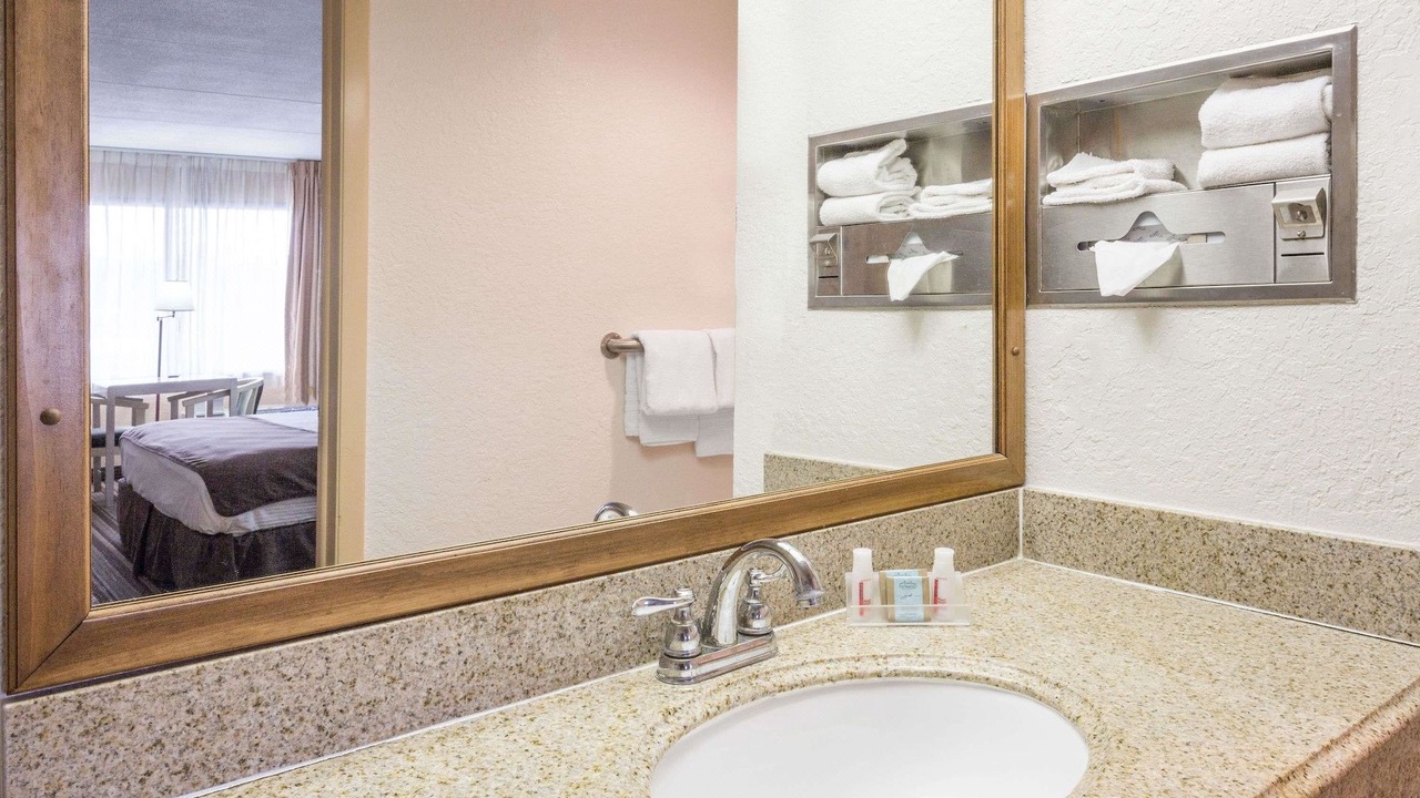 Photo of Bathroom in Plantation Estates