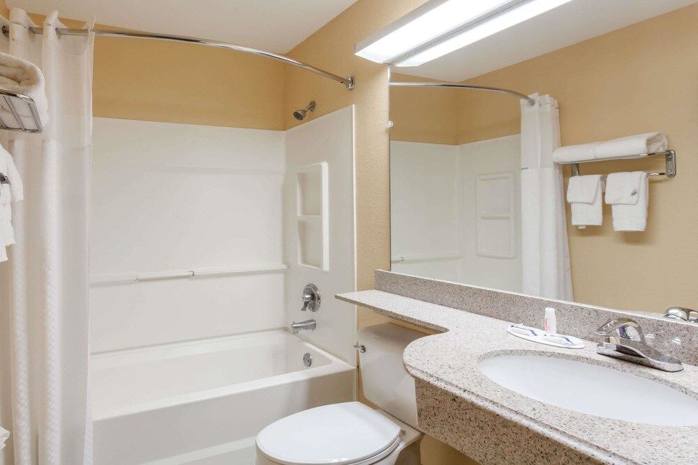 Photo of Bathroom in Ashley Oaks