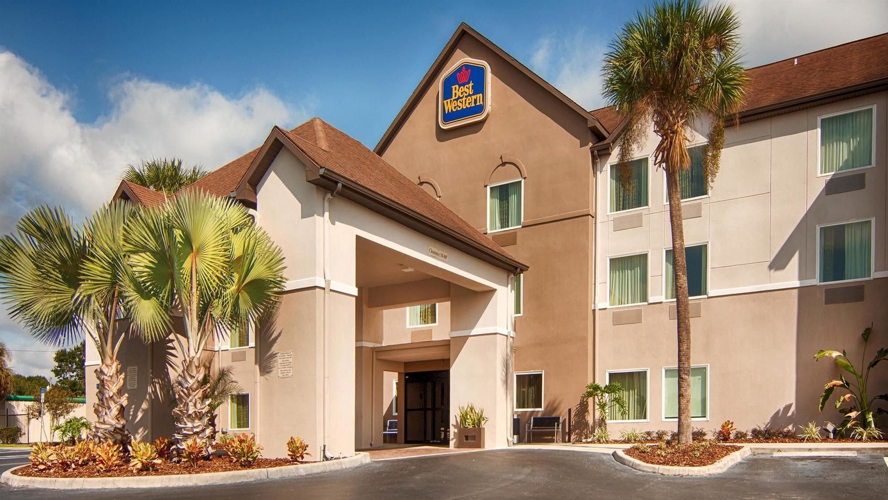 Photo of Buildings in Auburndale