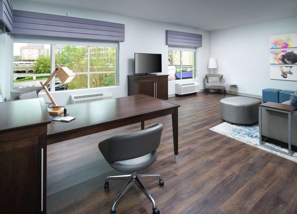 Photo of Livingroom in Downtown Decatur