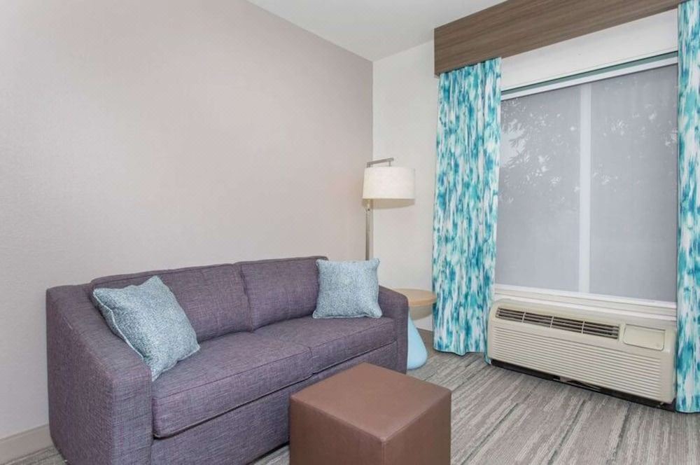 Photo of Livingroom in Ashley Oaks