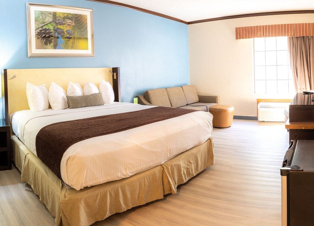 Photo of Bedroom in Hinesville