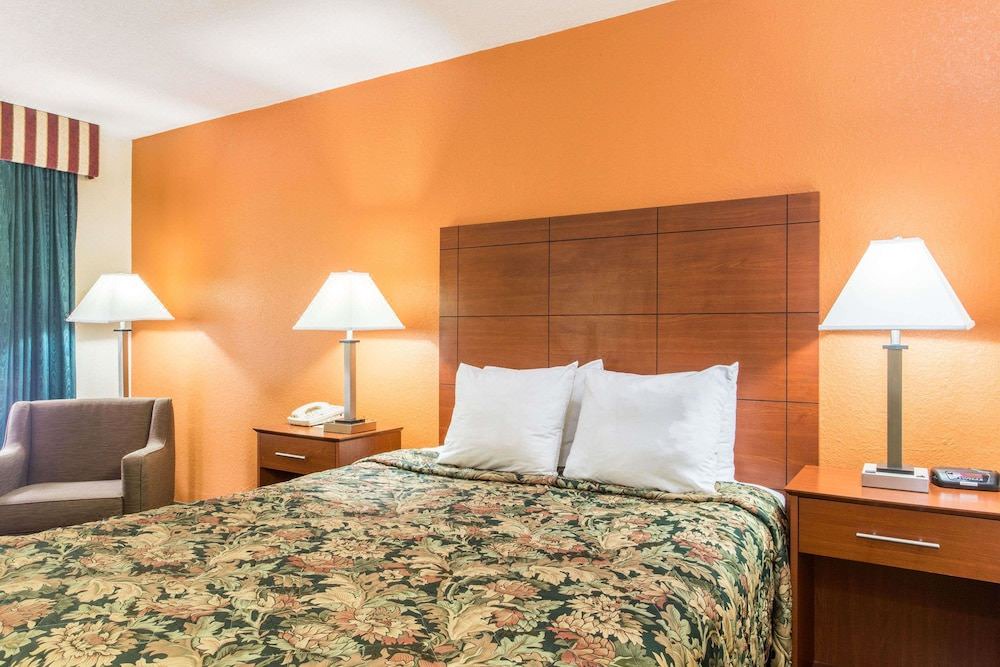 Photo of Bedroom in Lake City