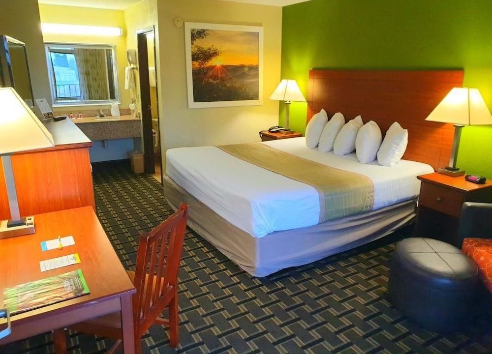 Photo of Bedroom in Lookout Valley Neighborhood Association