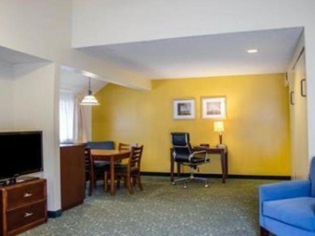 Photo of Livingroom in Ferry Pass