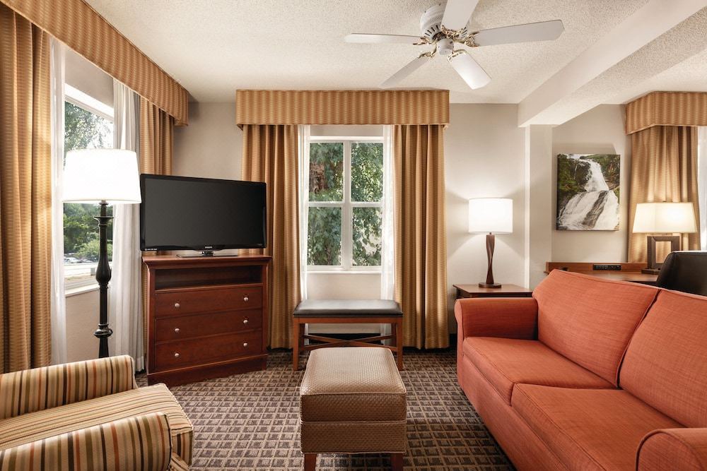 Photo of Livingroom in Lawrenceville