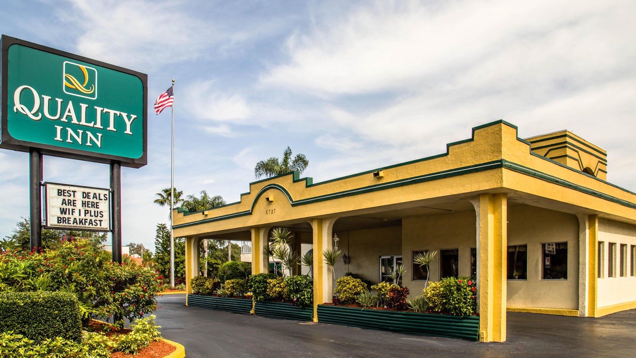 Photo of Buildings in Bayshore Gardens