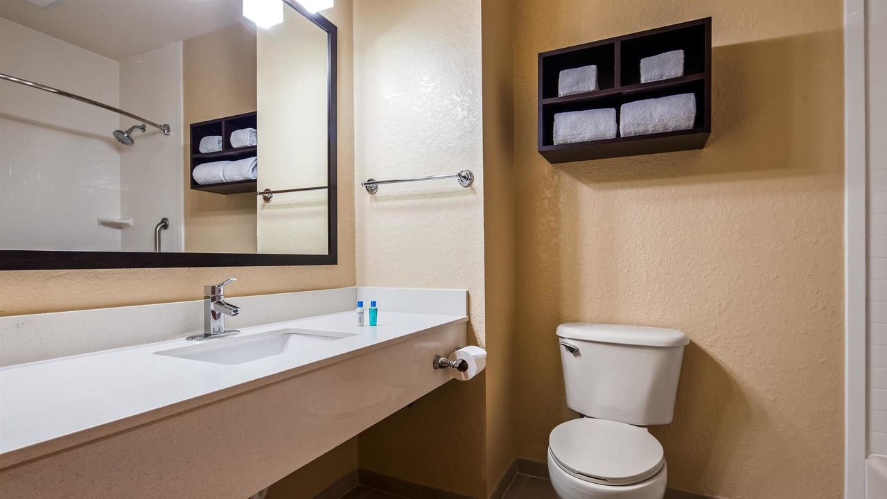 Photo of Bathroom in Edgewater