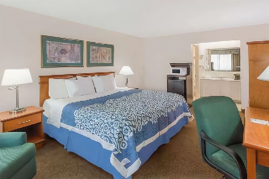 Photo of Bedroom in San Carlos Park