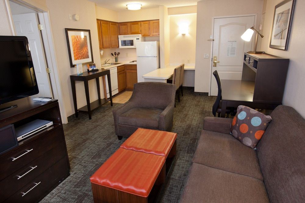 Photo of Livingroom in Buckhead Village