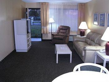 Photo of Livingroom in Plantation Estates