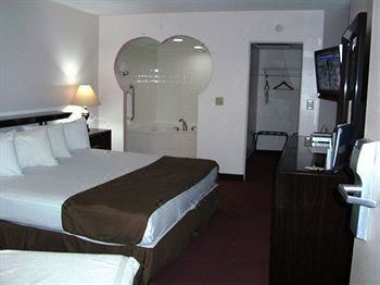 Photo of Bedroom in Plantation Estates