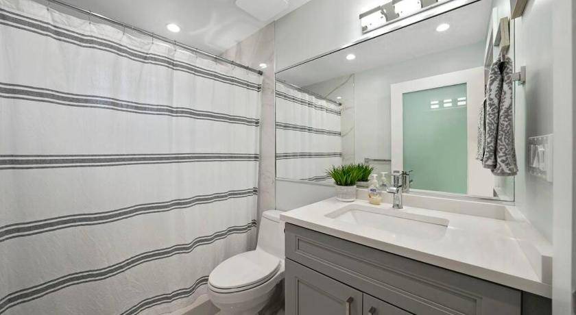 Photo of Bathroom in Melaleuca Gardens