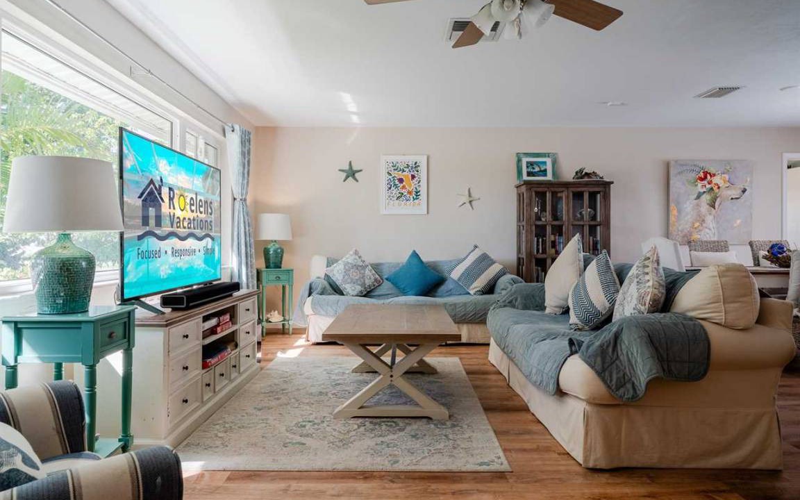 Photo of Livingroom in Yacht Club