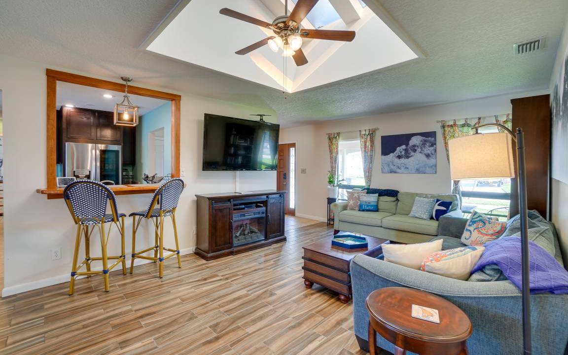 Photo of Livingroom in Bay Crest Park