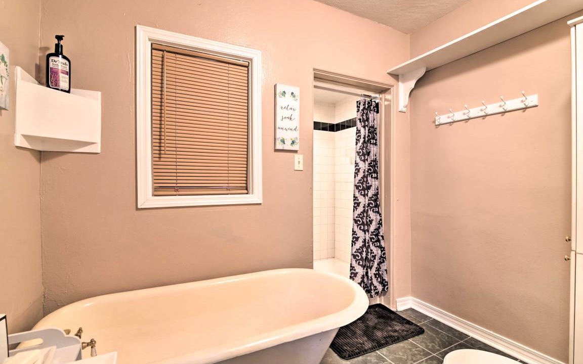 Photo of Bathroom in Auburndale