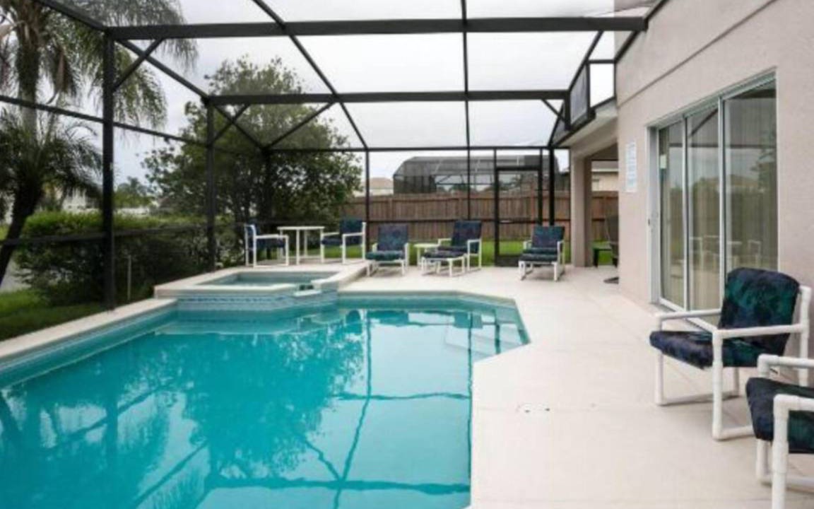 Photo of Patio Balcony in Crescent Lakes