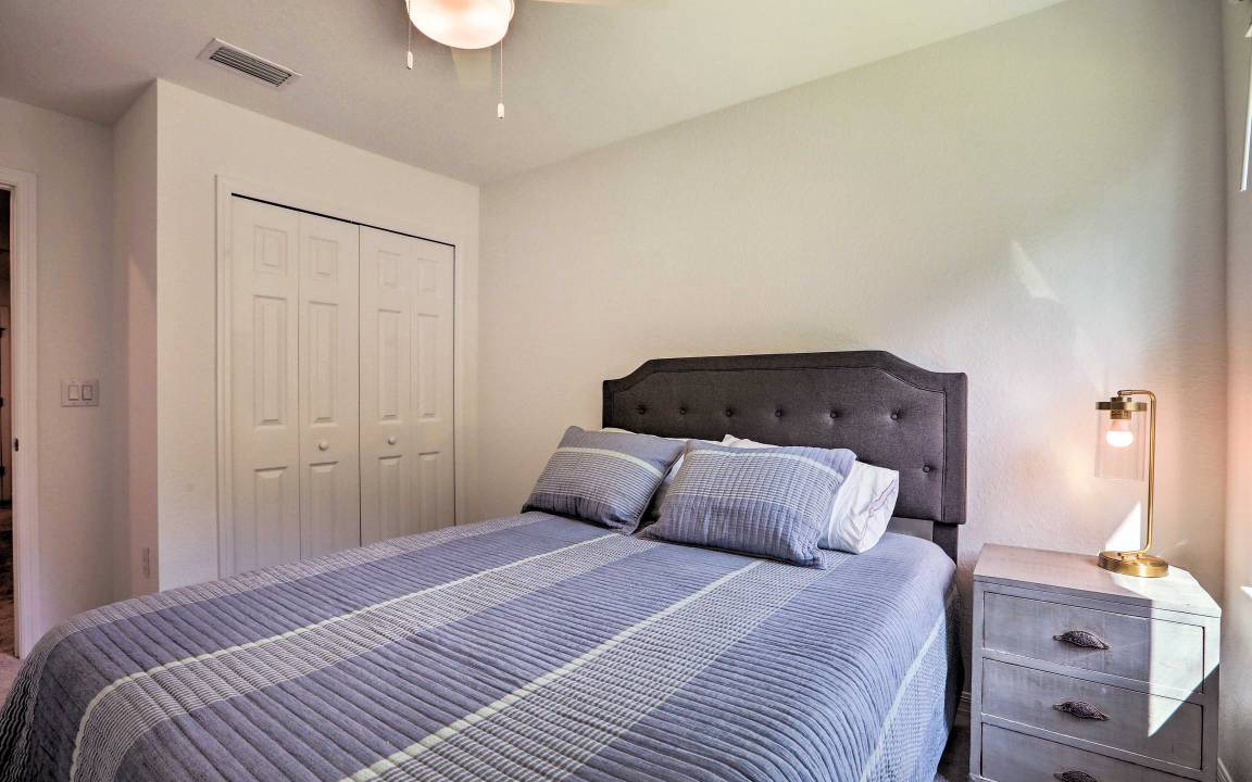 Photo of Bedroom in River Hall