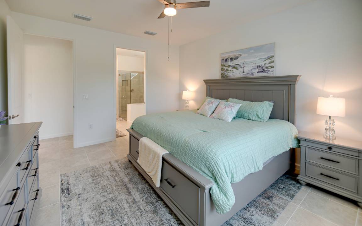 Photo of Bedroom in River Hall