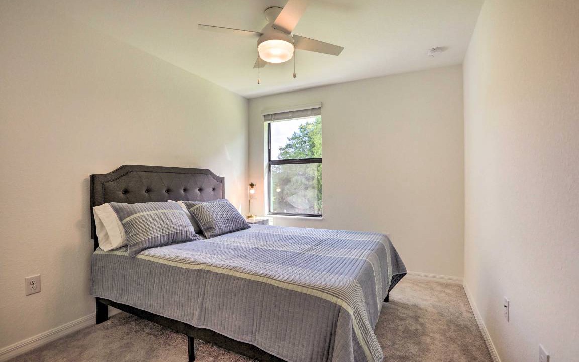 Photo of Bedroom in River Hall