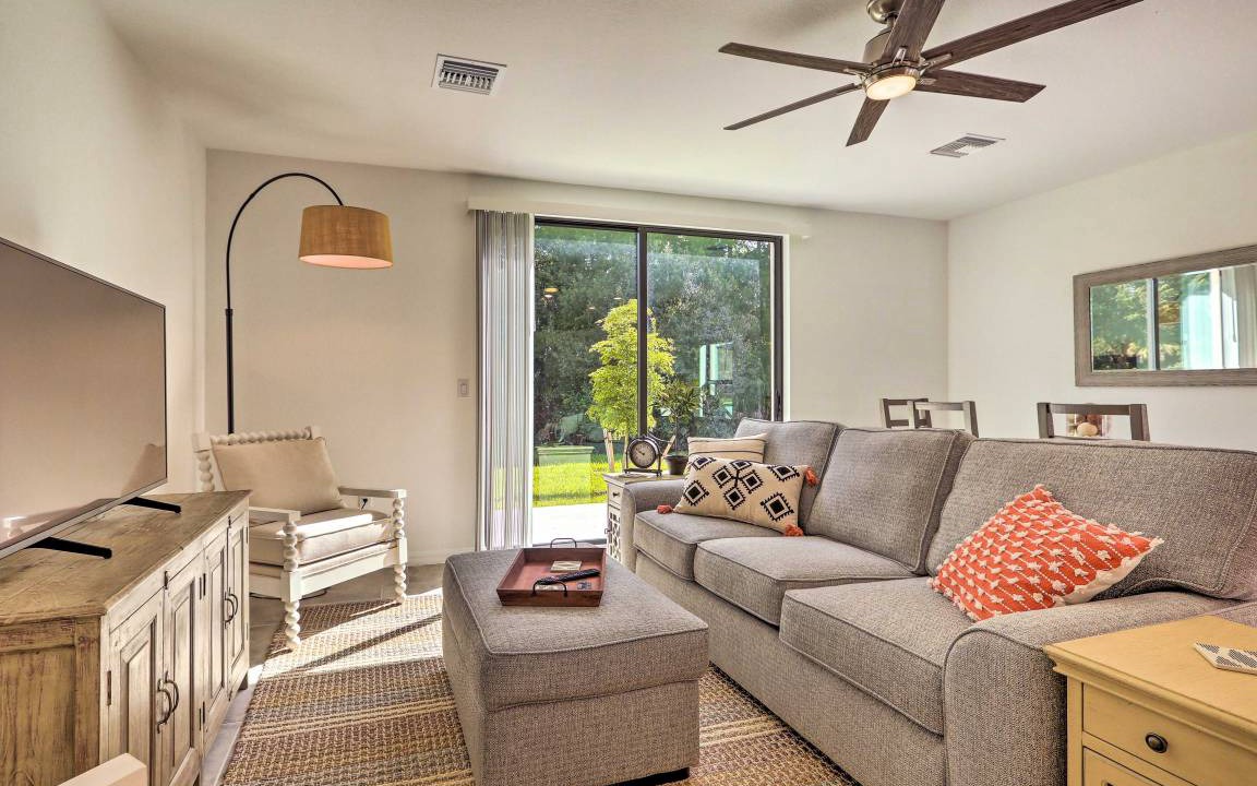 Photo of Livingroom in River Hall