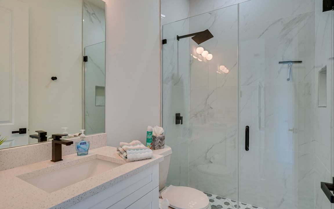 Photo of Bathroom in Diplomat